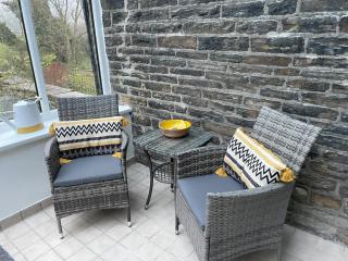 Pheasants Crossing - luxurious and cozy cottage in peaceful rural location - Almondbury - 1