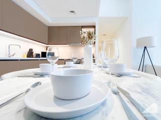 Luxury Burj Crown 4bedroom Balcony & Downtown View - Dubai - 3