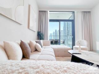Luxury Burj Crown 4bedroom Balcony & Downtown View - Dubai - 9