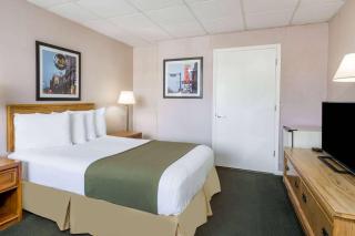 Days Inn by Wyndham Bedford - Bedford - 1