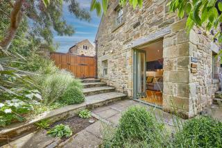 Garden Stable Cosy Stone Cottage with Parking - 6