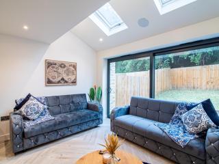 Modern 4-Bed Townhouse, Conveniently Located Near Leeds City Centre - Perfect for Corporate Stays - 7