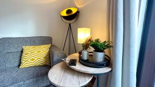 Green Lane LT By Furnished Accommodation - Drive Way Parking - Big House - Airport Contractors - Relocating Families - 3