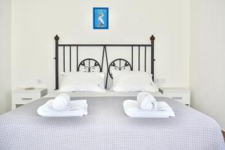 N&J Apartment 3 by Booking Kottas - 8