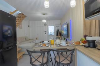 LOFT COZY 77 CONFORT Terrasse - Free Parking - Wifi - 3 CH et 2 SDB - Aéroport CDG - Disneyland Paris - 6