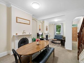 Fancy 4 BR House with Parking - ICC&Darling Harbour-8 mins walk - Sydney - 4