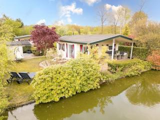 Prachtige vakantiewoning aan water met grote tuin - Voorthuizen - 4