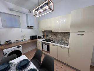 GRETA'S APARTMENT DISCESA DELLE CAPRE - 2