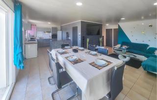 Lovely Home In Villespassans With Wifi - 5