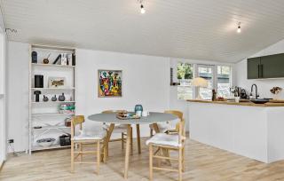 Beautiful Home In Dronningmølle - Dronningmølle - 5