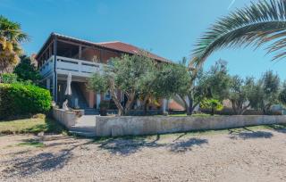 2 Bedroom Amazing Apartment In Privlaka - Privlaka - 4