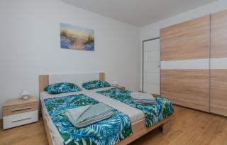 2 Bedroom Amazing Apartment In Privlaka - Privlaka - 1