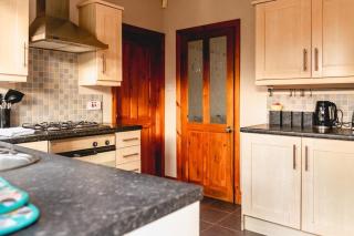 Ilford - Driveway- 3 bed- M6 J6 Contractors & Families - Birmingham - 8