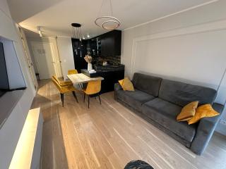 Elegant Apartment Minutes from Paris - 3