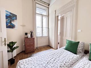 2 rooms Between of Chain bridge, Cathedral, Parlament,Castle area - 1