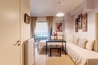 Flisvos Renovated Apartment near the Sea - Athen - 0