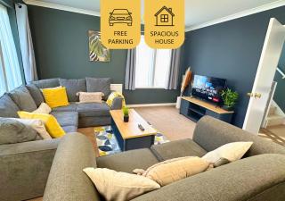 Harlow Manor LT By Furnished Accommodation - Large House - Army Base - Relocating Families - Business Stays - 0