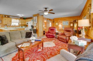Cozy Cabin with Grill and Fire Pit By Dale Hollow Lake - Frogue - 6