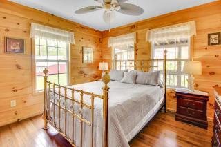 Cozy Cabin with Grill and Fire Pit By Dale Hollow Lake - Frogue - 1