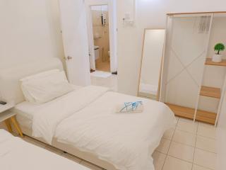 Riverfront City, Up to 8 Pax, 3 Bedrooms, 2 Bathrooms, 2 Car Park by Star Home - 3