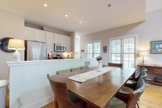 Seaglass Lakeshore Cottage - 3