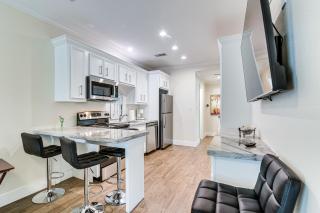 Walk to Beach and Moody Mansion Galveston Home! - Galveston - 9