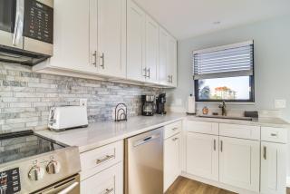 Balcony and Views Sunny Indian Shores Condo! - Clearwater Beach - 5