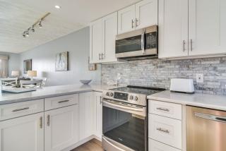 Balcony and Views Sunny Indian Shores Condo! - Clearwater Beach - 4