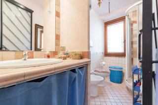 Pretty loft Viterbo medieval town Condividi Salva - 7