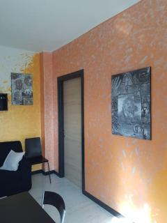 Casa Ellie - casa vacanze con giardino e posto auto privati - 2