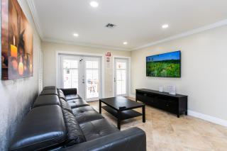 Walk to Beach Luxury 5BR & 3BA Villa Hollywood Lakes - Hollywood - 3