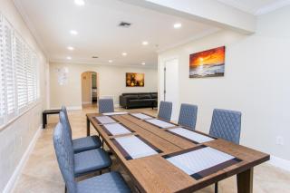Walk to Beach Luxury 5BR & 3BA Villa Hollywood Lakes - Hollywood - 1