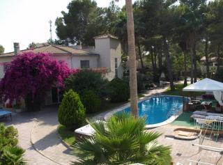 11 bedrooms, 5 bathrooms, Full AC, Jacuzzi, large pool, BBQ, pingpong - 0