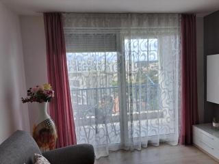 Apartment Holiday in Split, near the old town, three rooms, balcony, garage - Split - 1