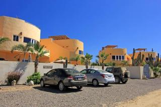8AP Beautiful 1st Floor Condo, Pool Side, Cerritos - San Carlos - 8