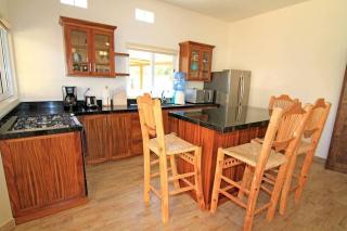 8AP Beautiful 1st Floor Condo, Pool Side, Cerritos - San Carlos - 2