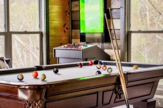 Mountainscape - Brand New Cabin w Views - HotTub - FireTable - PS5 - PoolTable - 3 Pools - Gatlinburg - 6