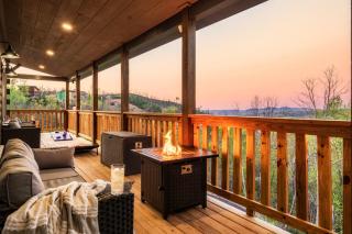 Mountainscape - Brand New Cabin w Views - HotTub - FireTable - PS5 - PoolTable - 3 Pools - Gatlinburg - 1