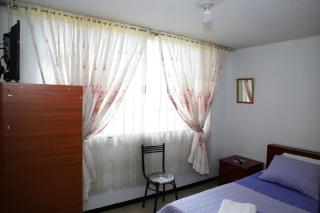 Habitación grande con iluminación natural, central - Bogotá - 9