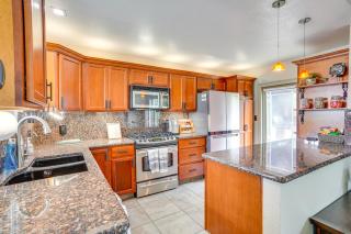 Lovely Tustin Home with Outdoor Kitchen 3 Mi to Zoo - Tustin - 8