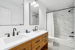 Folliday Inn - The Barrelback - Room 26 - 3