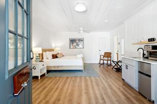 Folliday Inn - The Barrelback - Room 26 - 2