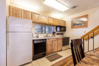 Four-Bedroom Apartment - Champion - 8