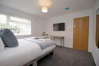 Hall Lane House - 4Bed Gem Near Coventry Hospital with FREE Driveway Parking - 8