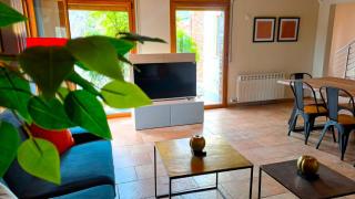 TRES TEULADES 8+1 - 1