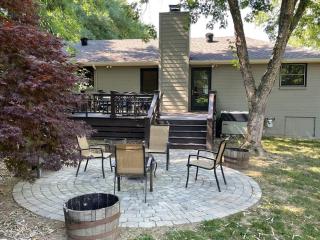 Stylish Private Home 1 mile from Downtown Franklin - Franklin - 9