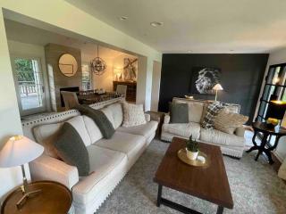 Stylish Private Home 1 mile from Downtown Franklin - Franklin - 7