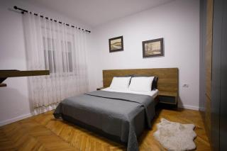 City Center GuestHouse - Tirana - 8