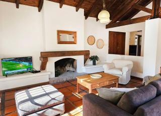 Espaciosa y cálida en medio de gran parque - 7