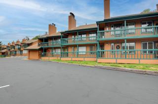 Charming Ski Condominium with Resort Views! - Brian Head - 8